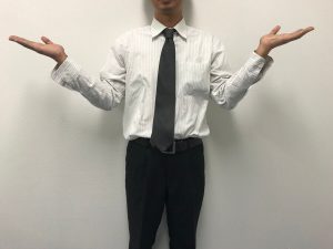 お手上げの男性